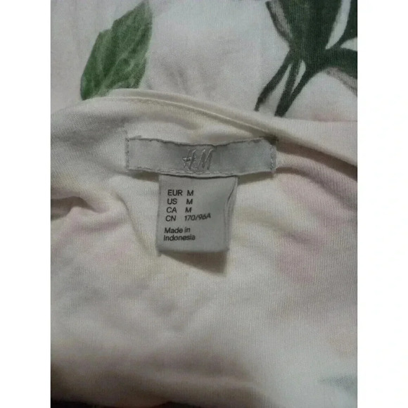 H‎ & M Floral Cowl Neck White Form Fitting Blouse Top Size Medium - Picture 3 of 4